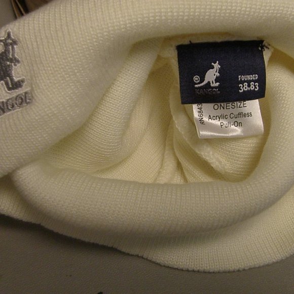 New Toddle Winter Hat one size - Picture 2 of 2